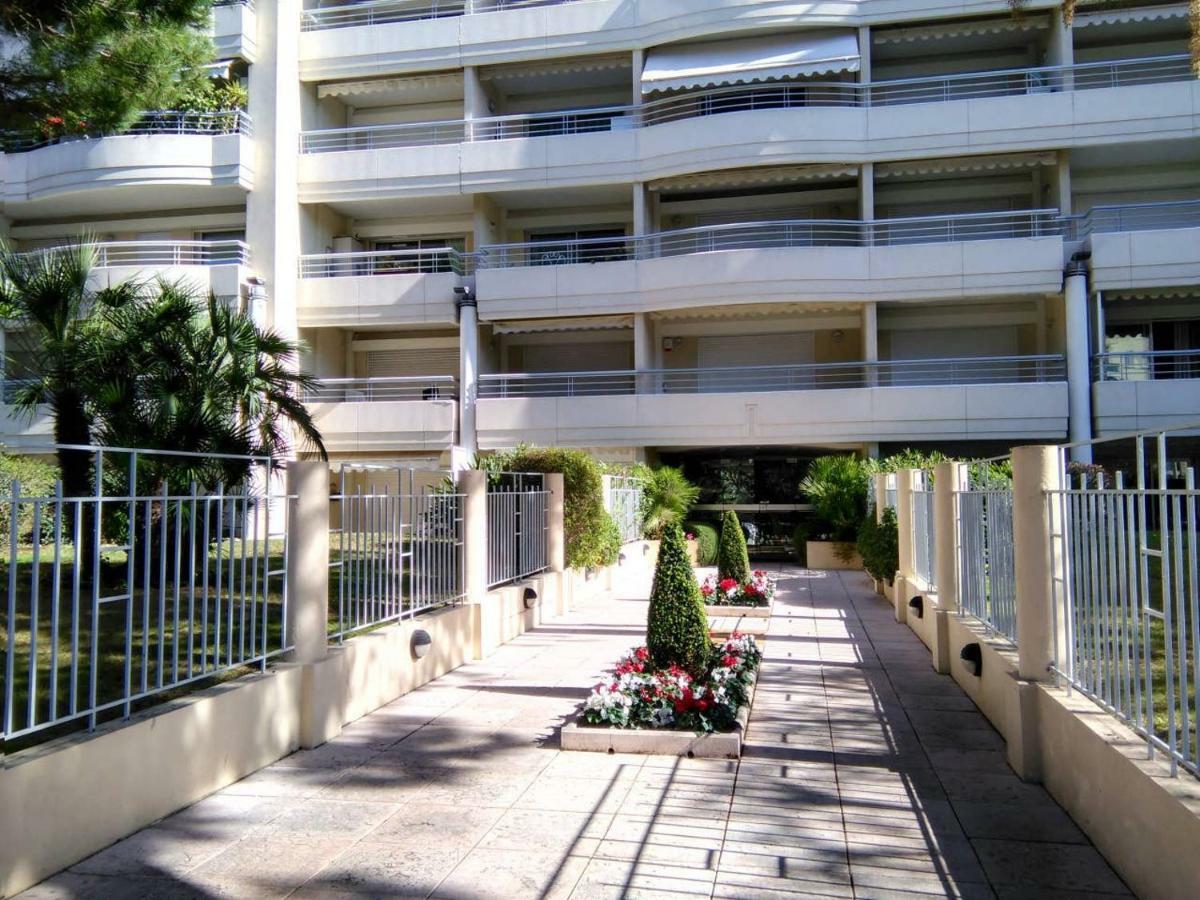 Lux Studio Garden And Swimming Pool Apartment Cannes Exterior photo